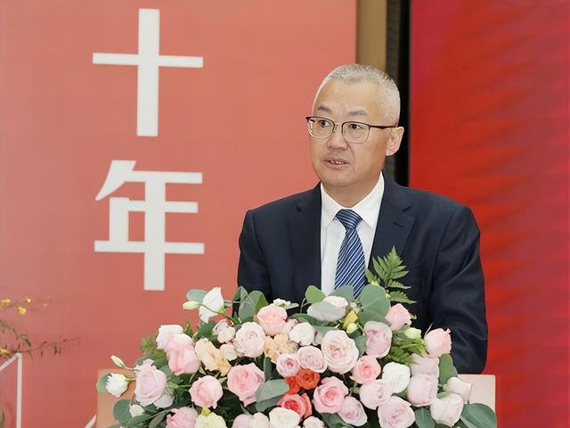 电签POS机：正奇控股法定代表人俞能宏卸任，转型不利业绩亏损